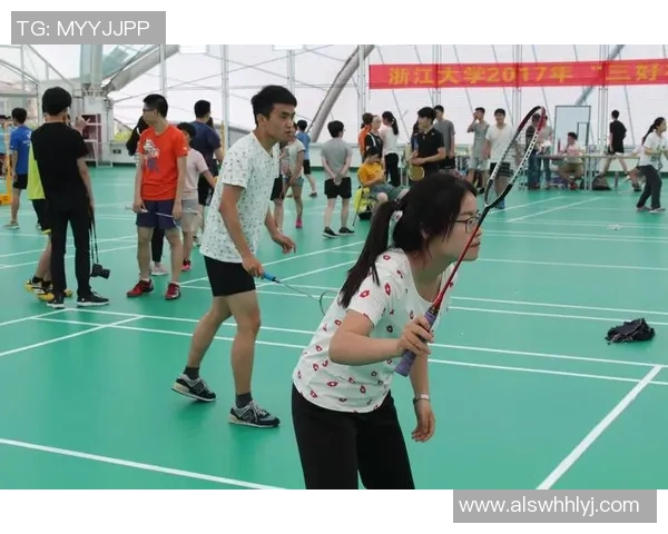 成都羽毛球队战术之争引发热议球迷与专家各执己见 成都羽毛球队战术之争引发热议球迷与专家各执己见